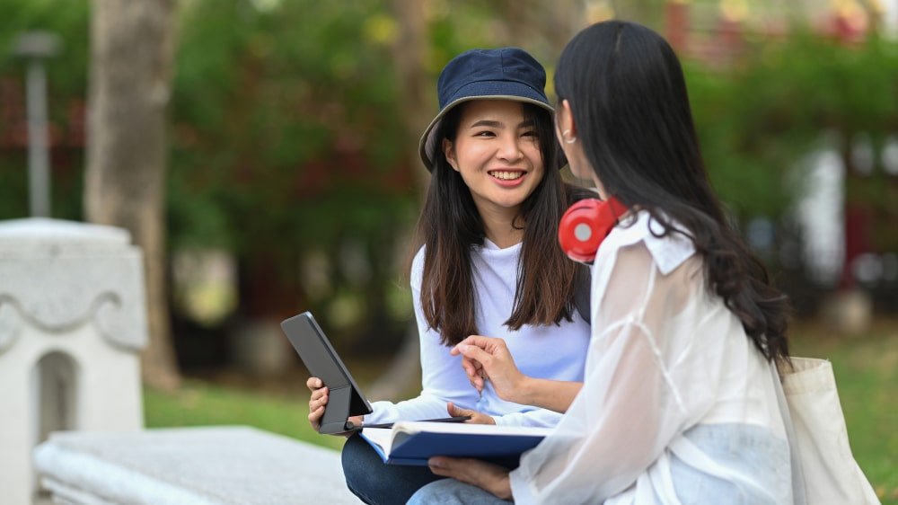 Dạy Tiếng Ý Cho Người Lớn Tuổi Tại Việt Nam: Thách Thức Và Giải Pháp