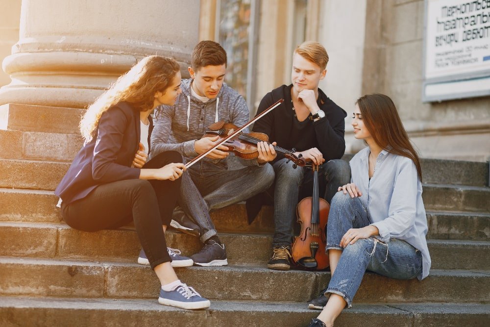 Học Tiếng Ý Qua Bài Hát: 10 Bài Hát Giúp Bạn Học Nhanh Hơn 🎶